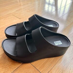 NEW FitFlop leather wedge two-bar Shuv sandal